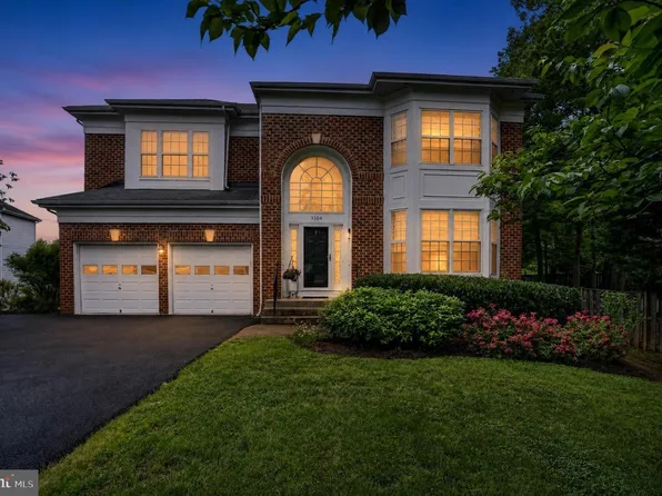 3504 Chambray Way, Falls Church, VA 22042