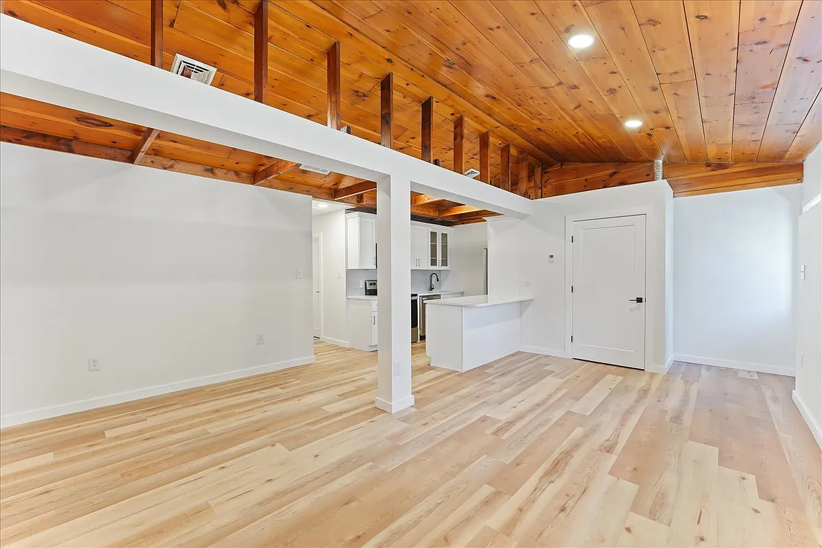2 bed, 1025 sqft, $2,445 — Photo 2