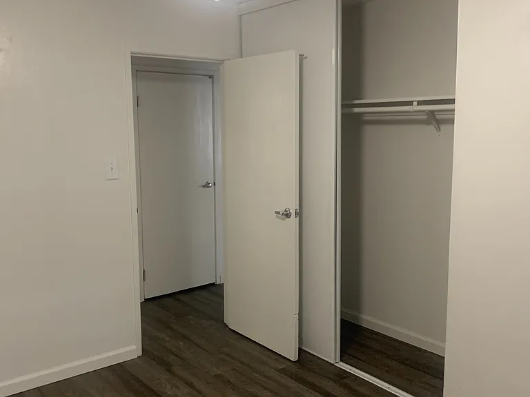 Sunset Ridge Apartments — Photo 9