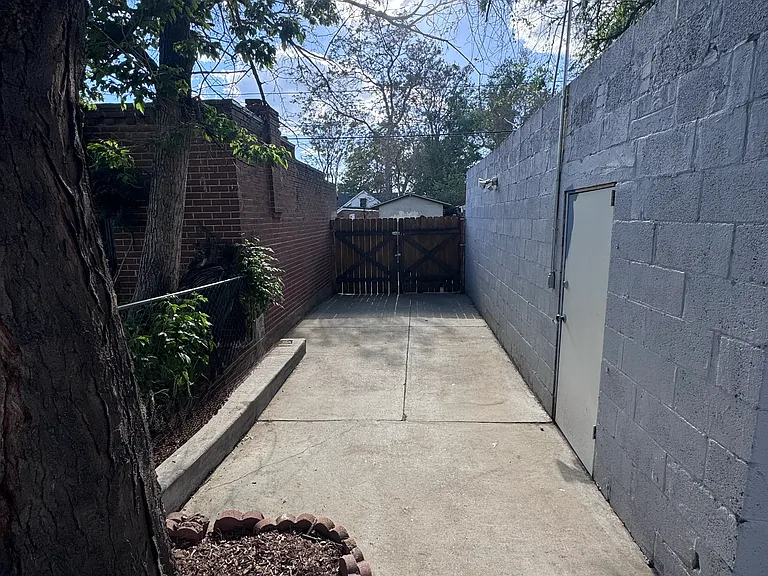 841 Lipan St — Photo 23