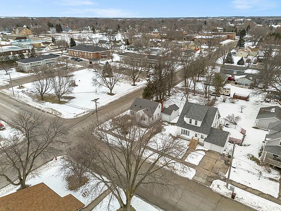 5th image of 300 3rd St SW