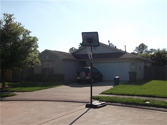 1st image of 8006 Kenwell Dr