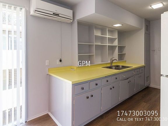3rd image of 2356 Duane St APT 4