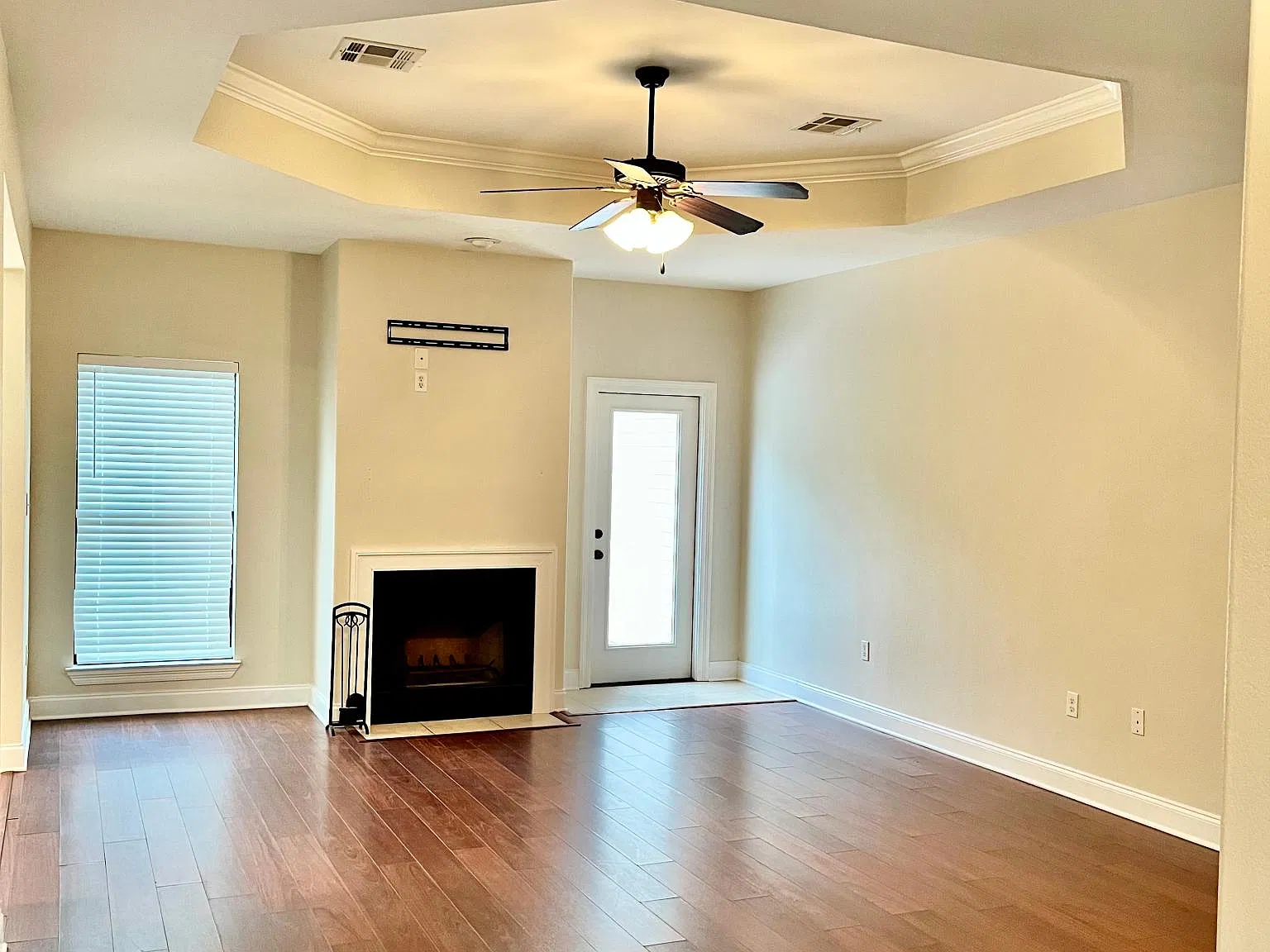 4 bed, 2.5 bath, 1745 sqft, $1,890 — Photo 3
