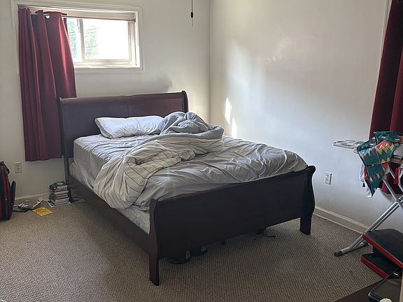 3rd image of 901 7th St #901