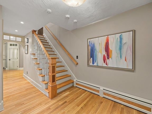 3rd image of 9 Cranbrook Rd