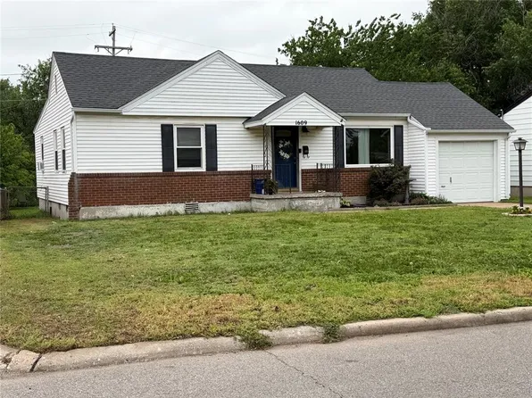 1609 Sandra Dr, Midwest City, OK 73110