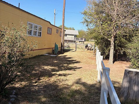 3rd image of 298 Reeds Dr