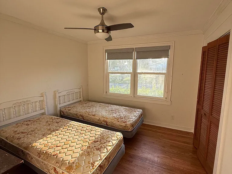 1096 E Coast Dr — Photo 11