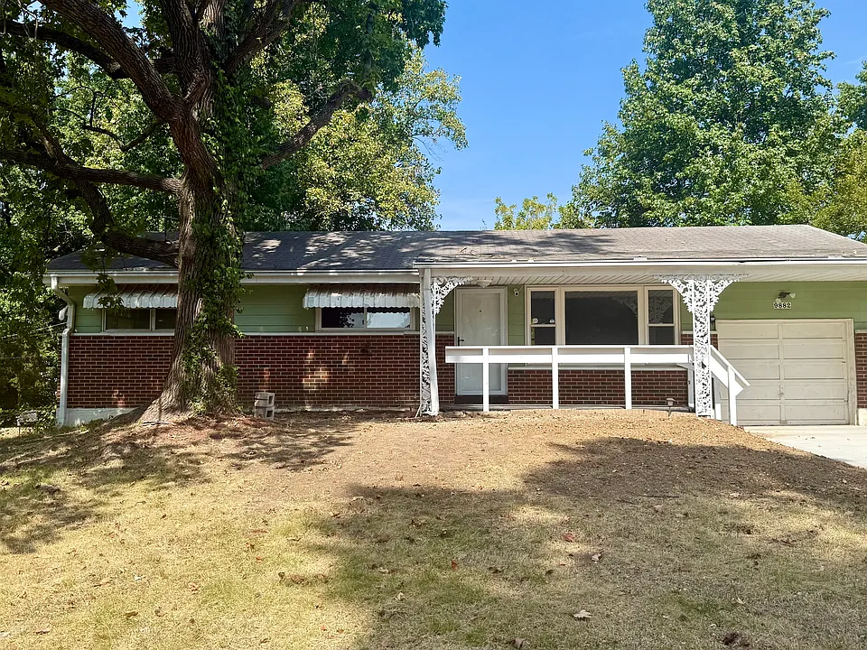 9882 Lawnview Dr
