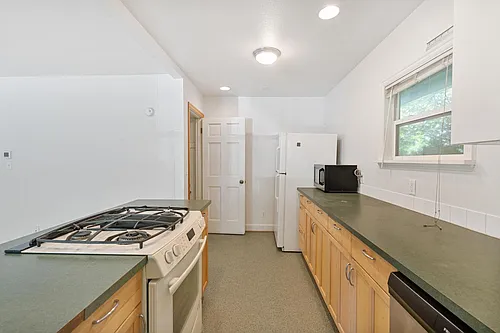 3908-3910 SE Woodward St #3908 Photo 1 3908-3910 SE Woodward St #3908 Photo 1