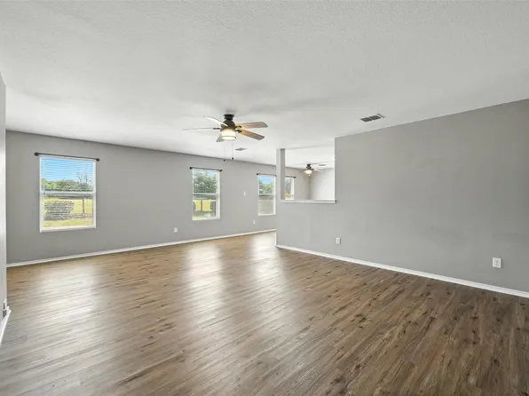 1932 Elk Lake Trl, Justin, TX 76247