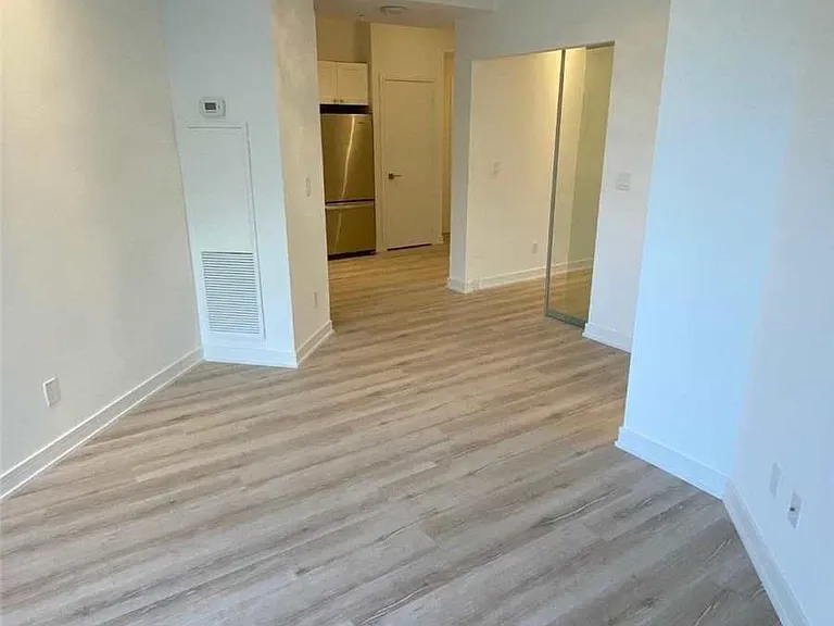 621 Sheppard Ave E #303 — Photo 6