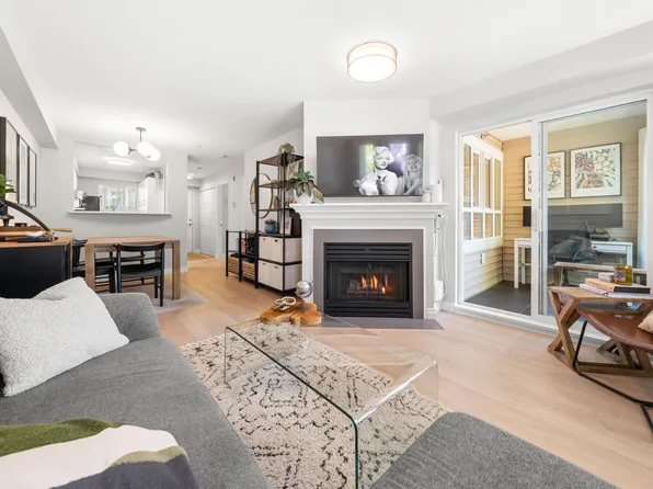 2565 Broadway W #249, Vancouver, BC V6K 2E9