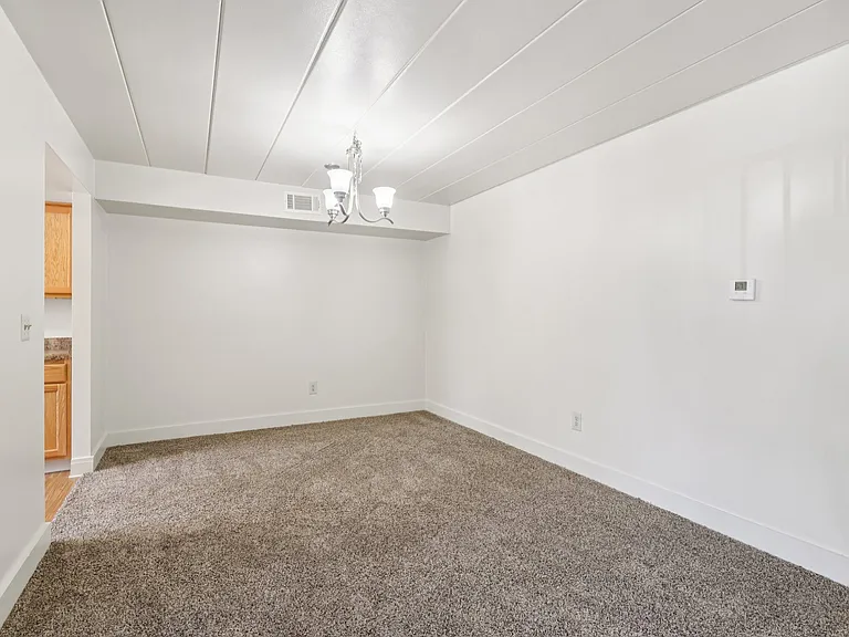 Heritage Park Apartments — Photo 8