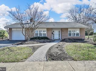 37 Dorchester Dr, Reading, PA 19610