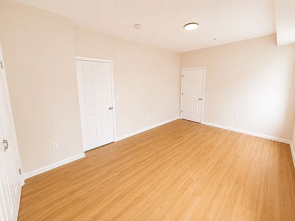 3rd image of 186 William St #D1f771ada