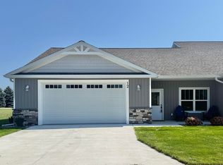 12 Cove Dr, Bay City, MI 48706