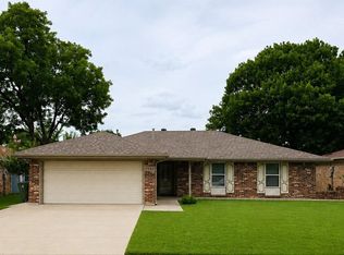 1421 Bryan Dr, Bedford, TX 76022
