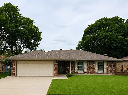 1421 Bryan Dr Photo 1