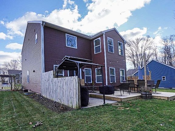 4th image of 726 Wild Flower Dr