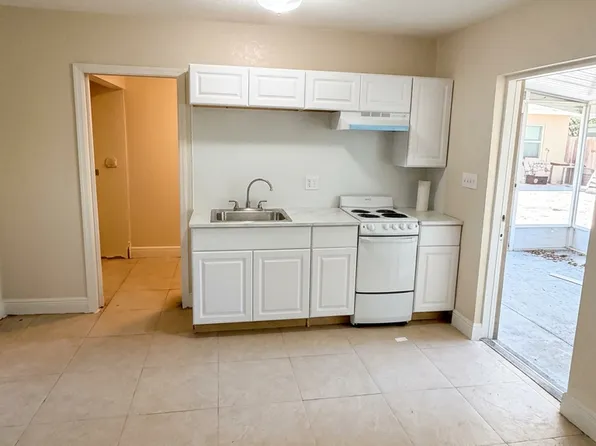 10598 106th Ave N #2, Largo, FL 33773