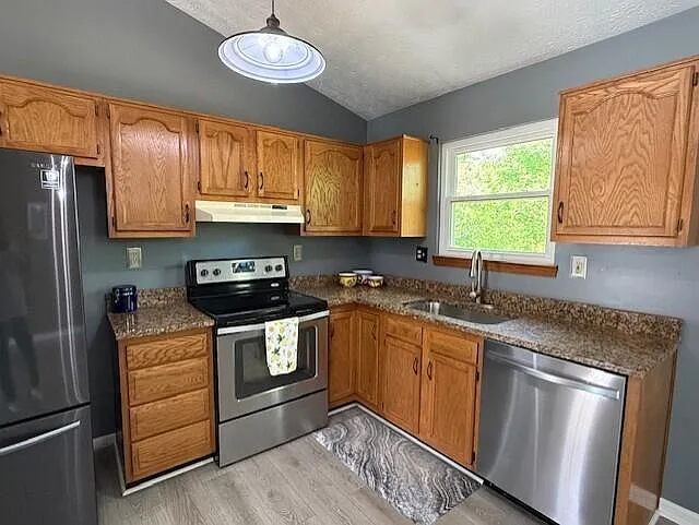 2640 Ridgecrest Ln — Photo 2