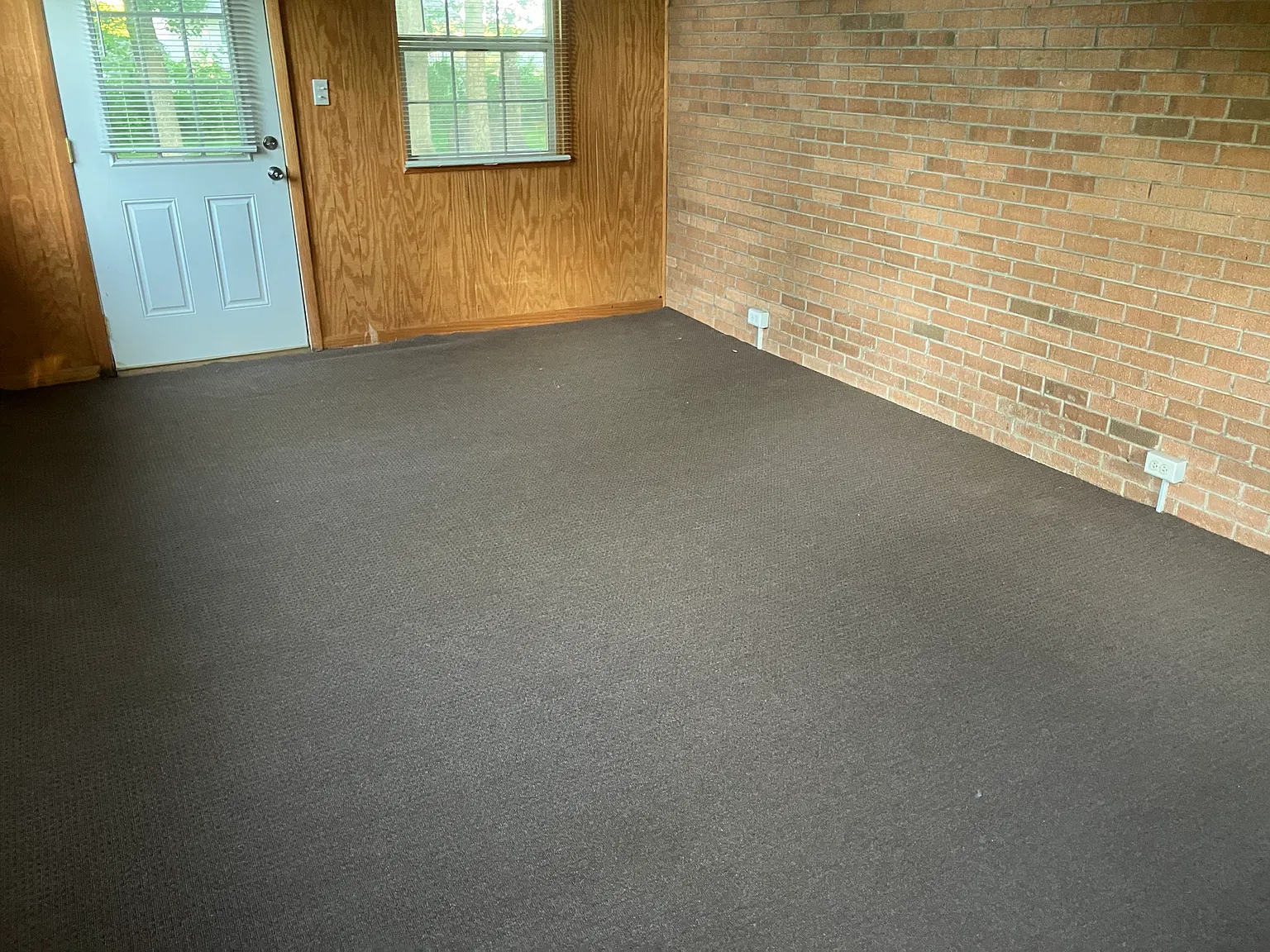3 bed, 1.5 bath, 2868 sqft, $2,200 — Photo 2