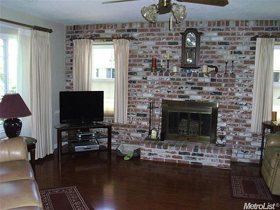2nd image of 2538 Alder Glen Dr