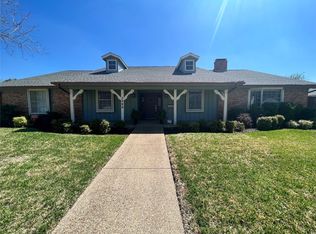 2406 Canterbury Dr, Carrollton, TX 75006