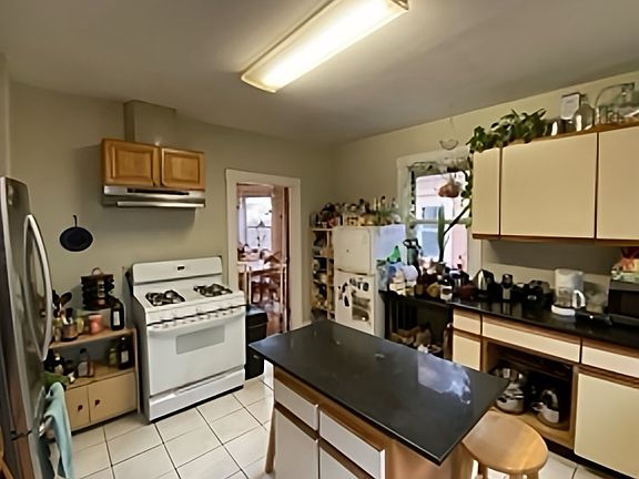 3rd image of 58 Atherton Rd #2