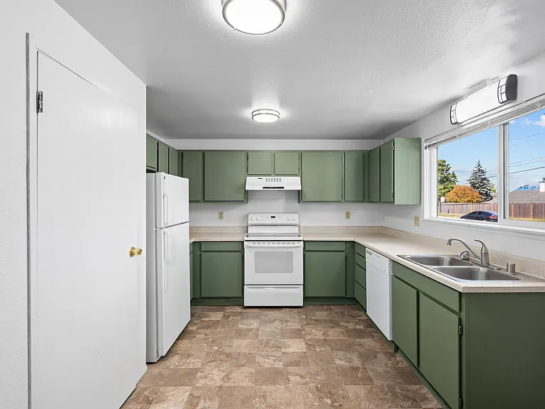 1601 Norpoint Way NE #A — Photo 9