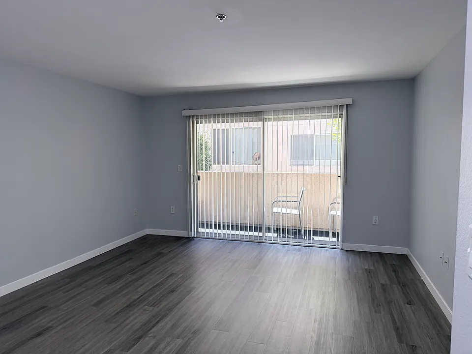 4501 Cedros Ave #130