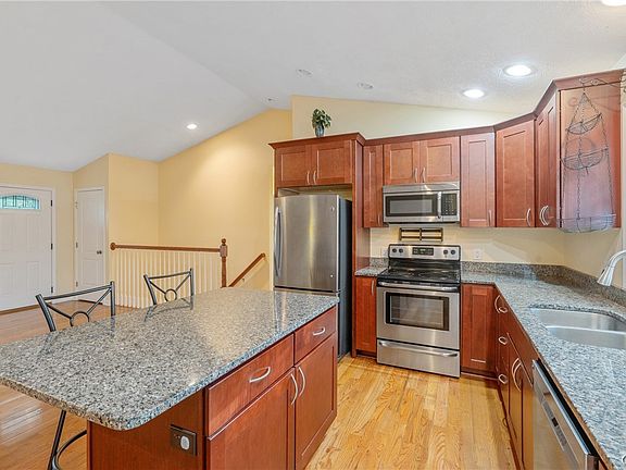 4th image of 204 Baker Blvd