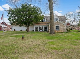 1227 Lost Nation Rd, Dixon, IL 61021