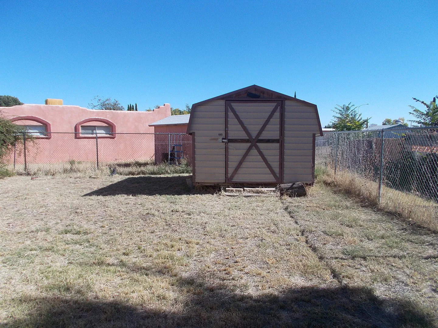 3 Bedroom 2 bath, fenced backyard — Photo 2