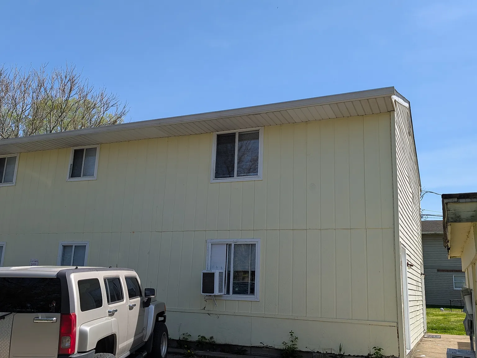 4 bed, 1000 sqft, $900 — Photo 1
