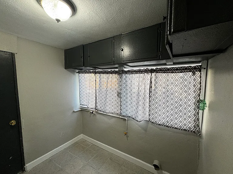16828 E St #A — Photo 4