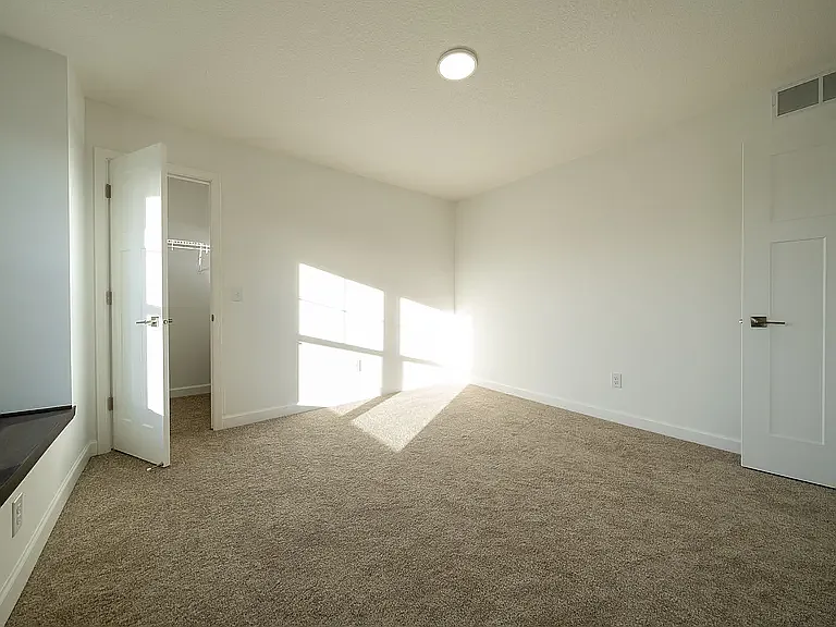 11288 Kingsview Ln N — Photo 17