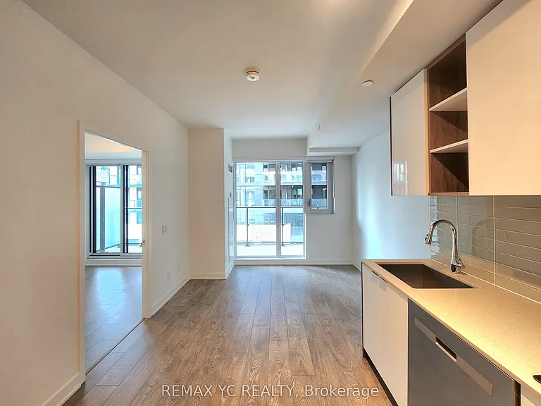 543 Richmond St W #915 — Photo 1