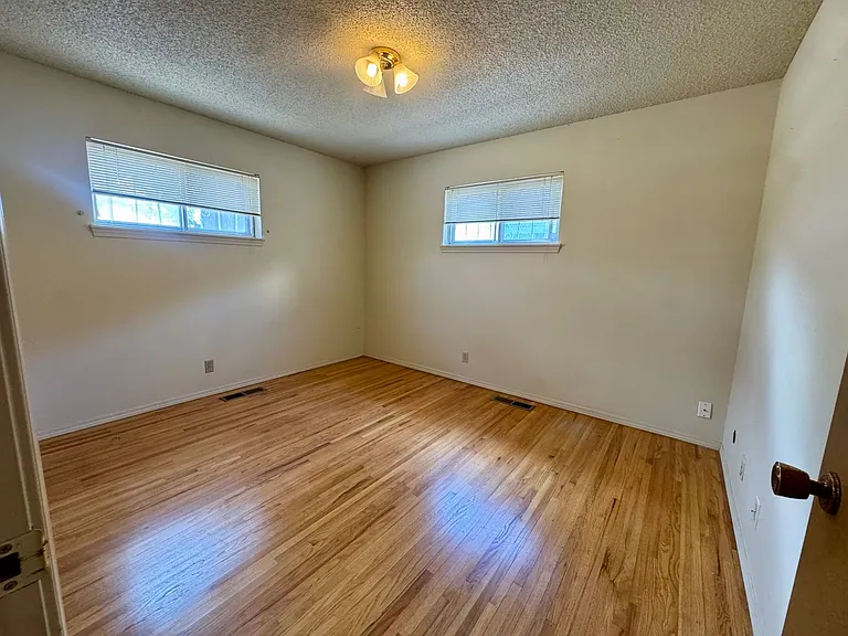 1705 California St NE — Photo 11