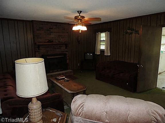 5th image of 3730 Desmond Dr