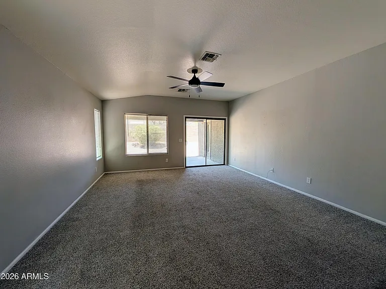 738 E Saddle Way — Photo 9