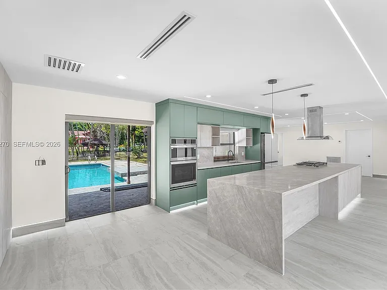 4700 SW 110th Ave — Photo 3