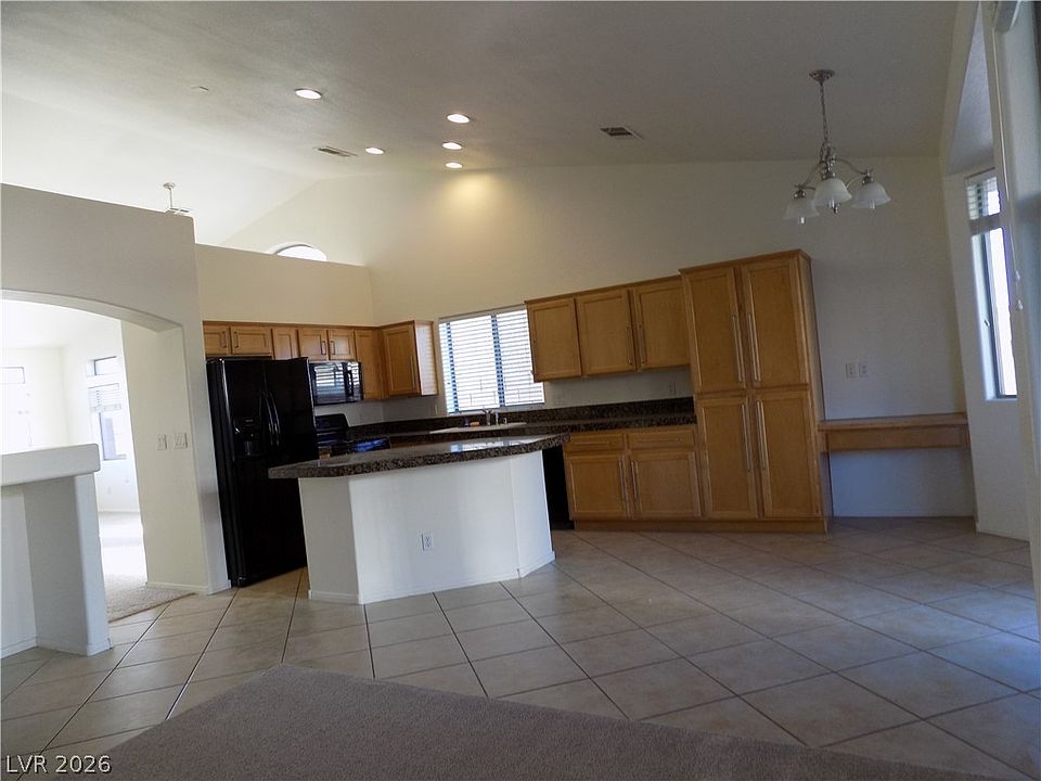 1st image of 276 Garnet Garden St