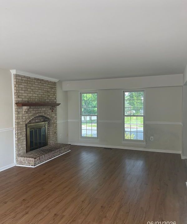 2nd image of 916 Pointer Ridge Dr