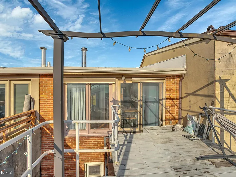 805 S Charles St — Photo 28