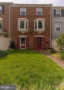 7962 Central Park Cir, Alexandria, VA, 22309
