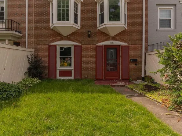 7962 Central Park Cir, Alexandria, VA 22309