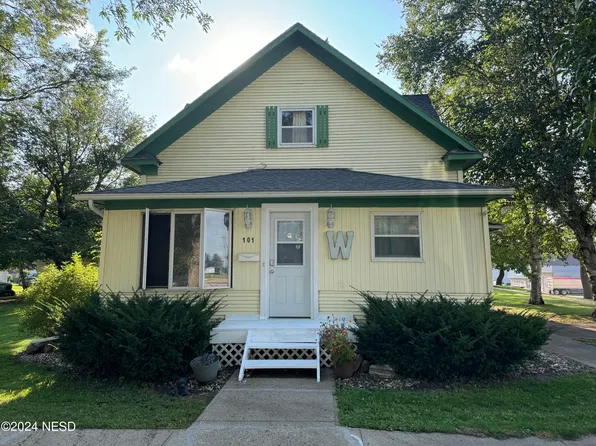 101 2nd St, Hayti, SD 57241